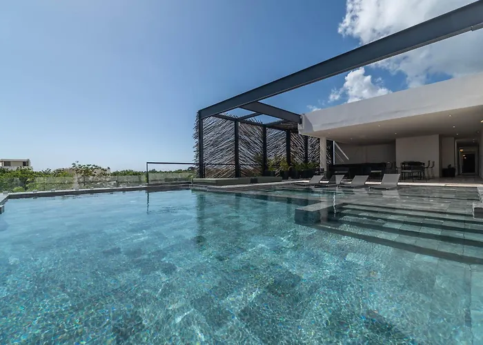 Casa de férias Lux 2br With Rooftop Pool, Spa, Gym, Kids Playroom #229 *