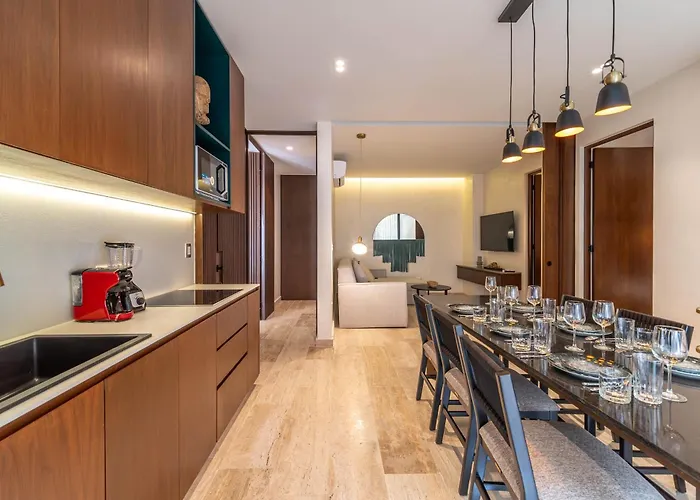 Casa de férias Lux 2br With Rooftop Pool, Spa, Gym, Kids Playroom #229 *